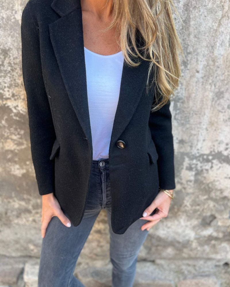Renata | Classic Wool Blazer
