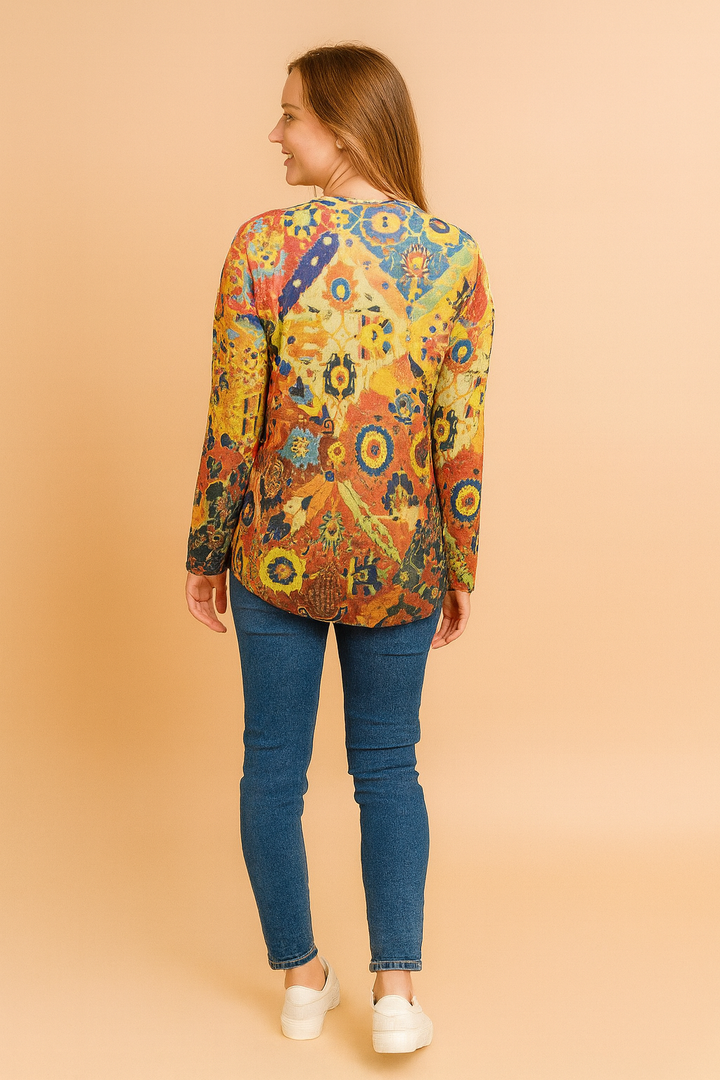 Kaja | Sweater with an artistic pattern