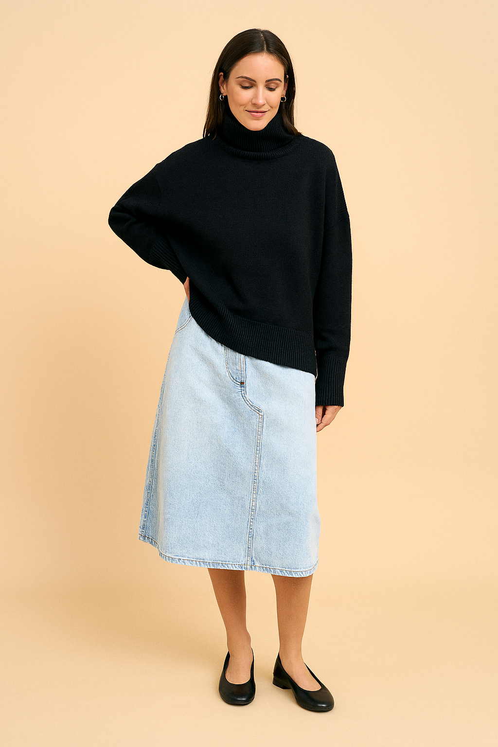 Lena | Short-sleeved sweater with a wide turtleneck