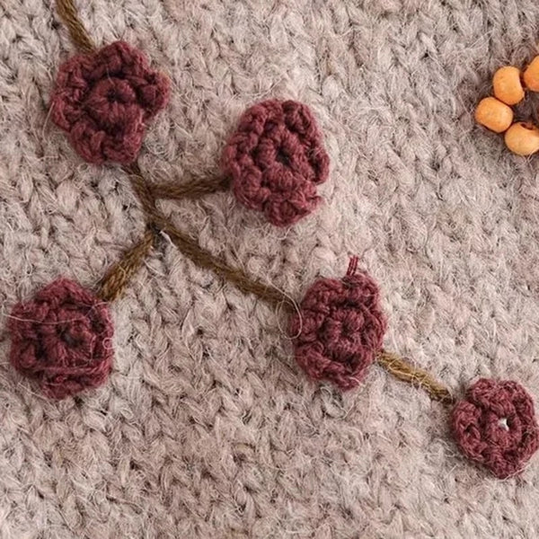 Lena | Sweater with an autumn motif