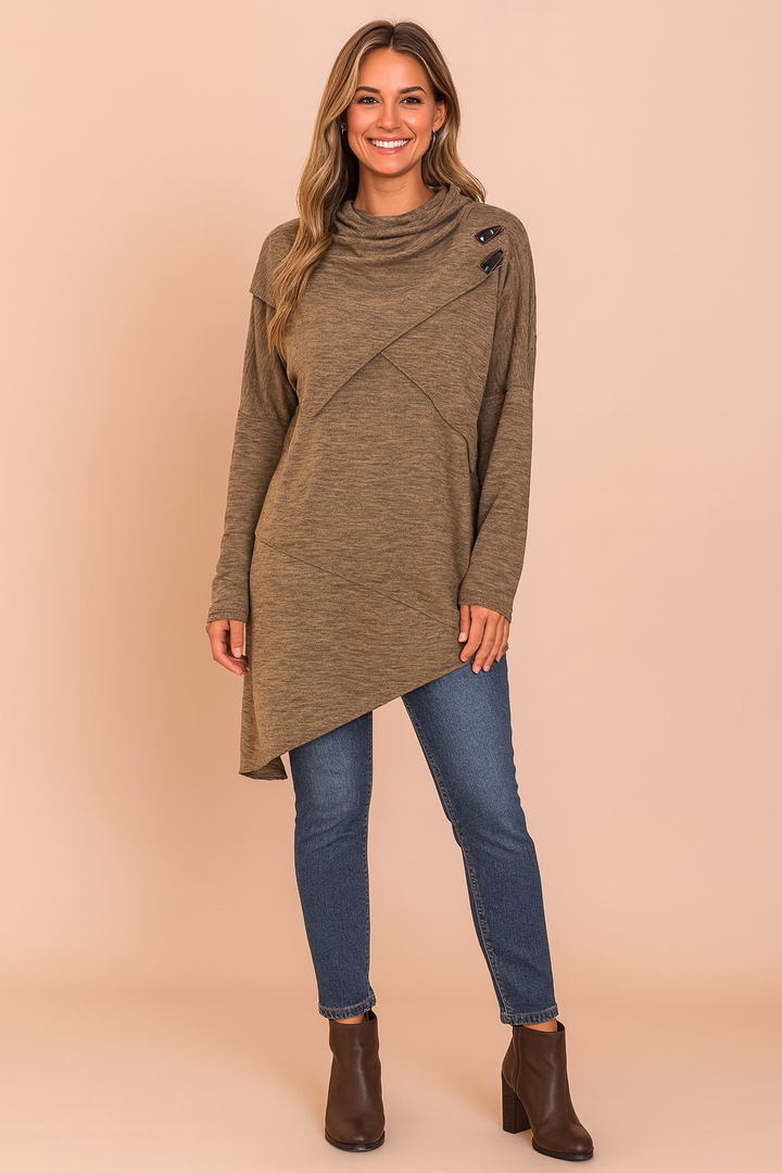Lidia | Asymmetrical sweater with a decorative clasp