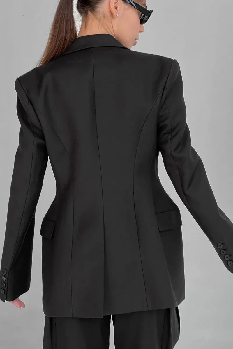 Élodie Grace – Perfect Blazer
