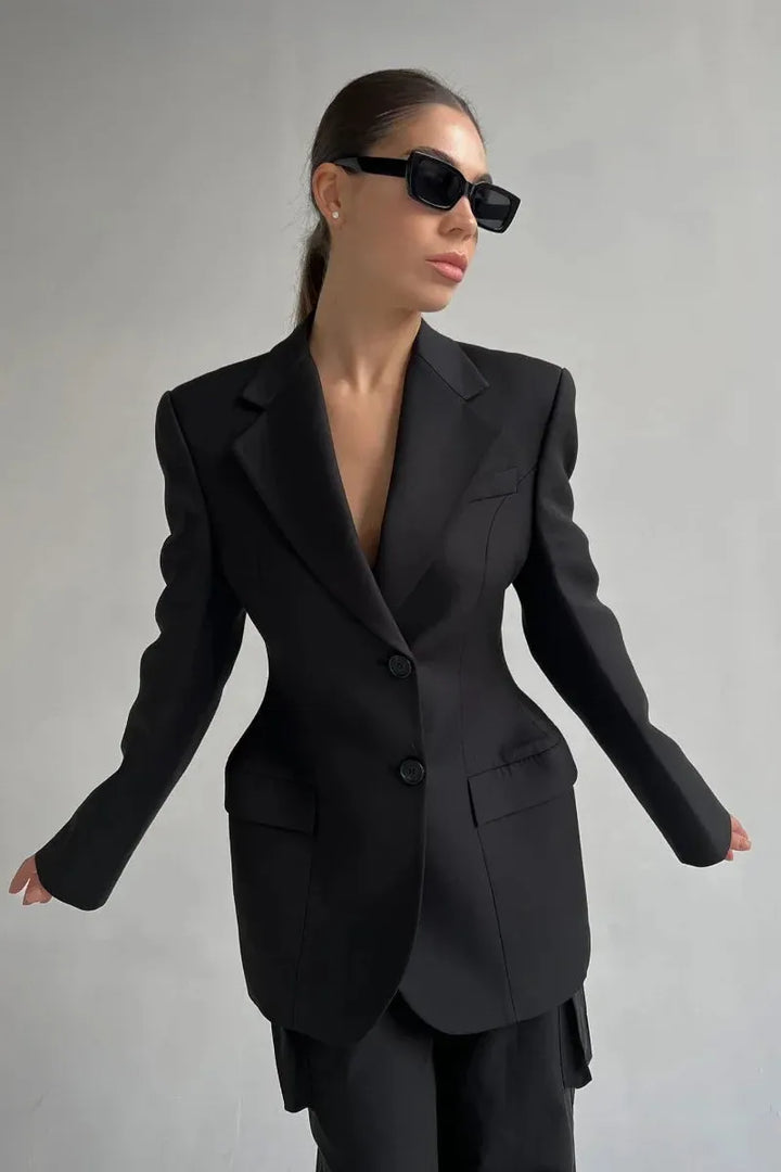 Élodie Grace – Perfect Blazer