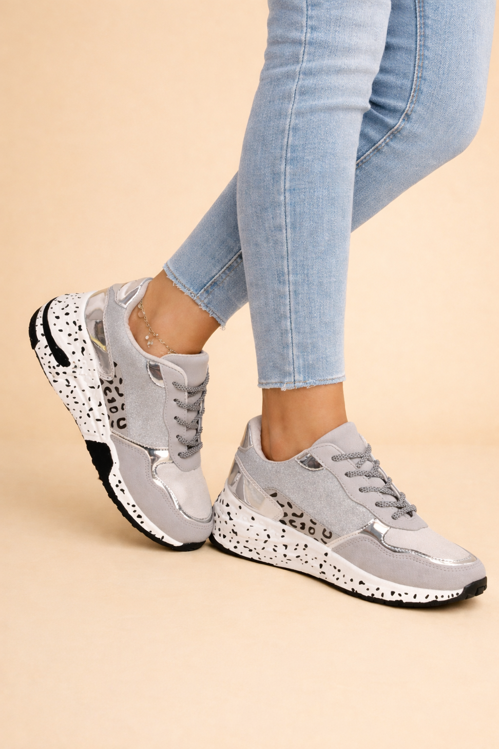 Weronika | Women’s Stylish Chunky Sneakers with Glitter Detail and All-Day Comfort